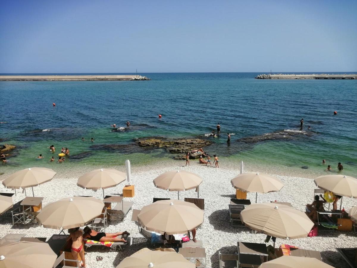 Vila Tre Metri Sopra Il Mare Bisceglie Exteriér fotografie